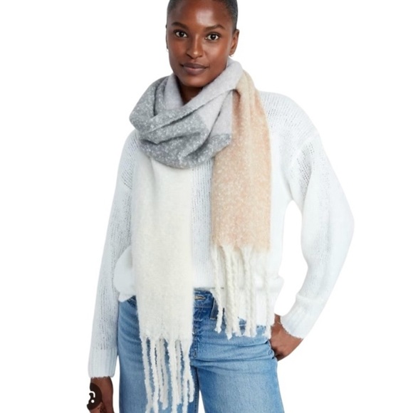 Old Navy Brushed Scarf Soft Fringe, Neutral Stripe NWT - Picture 2 of 7